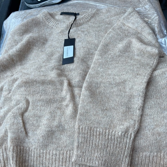 Sweater - Picture 5 of 9